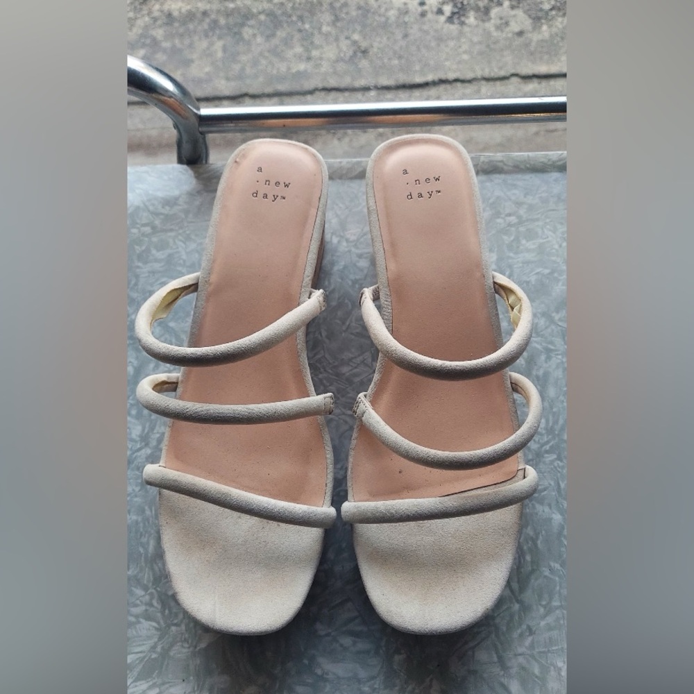 A New Day Women's Tan Strappy Sandals